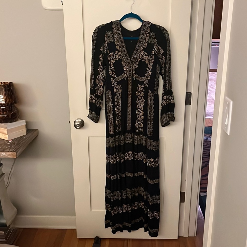 Gorgeous Hale Bob long sleeve dress